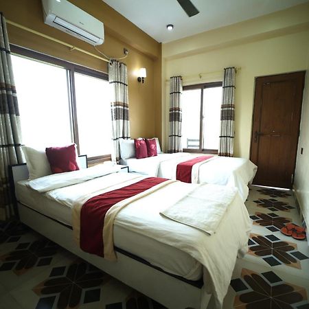 Hotel Flycatcher Chitwan- A Jungle Safari Home Sauraha Zewnętrze zdjęcie