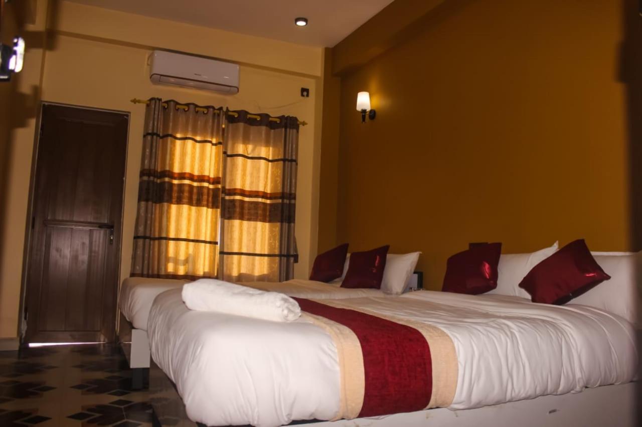 Hotel Flycatcher Chitwan- A Jungle Safari Home Sauraha Zewnętrze zdjęcie