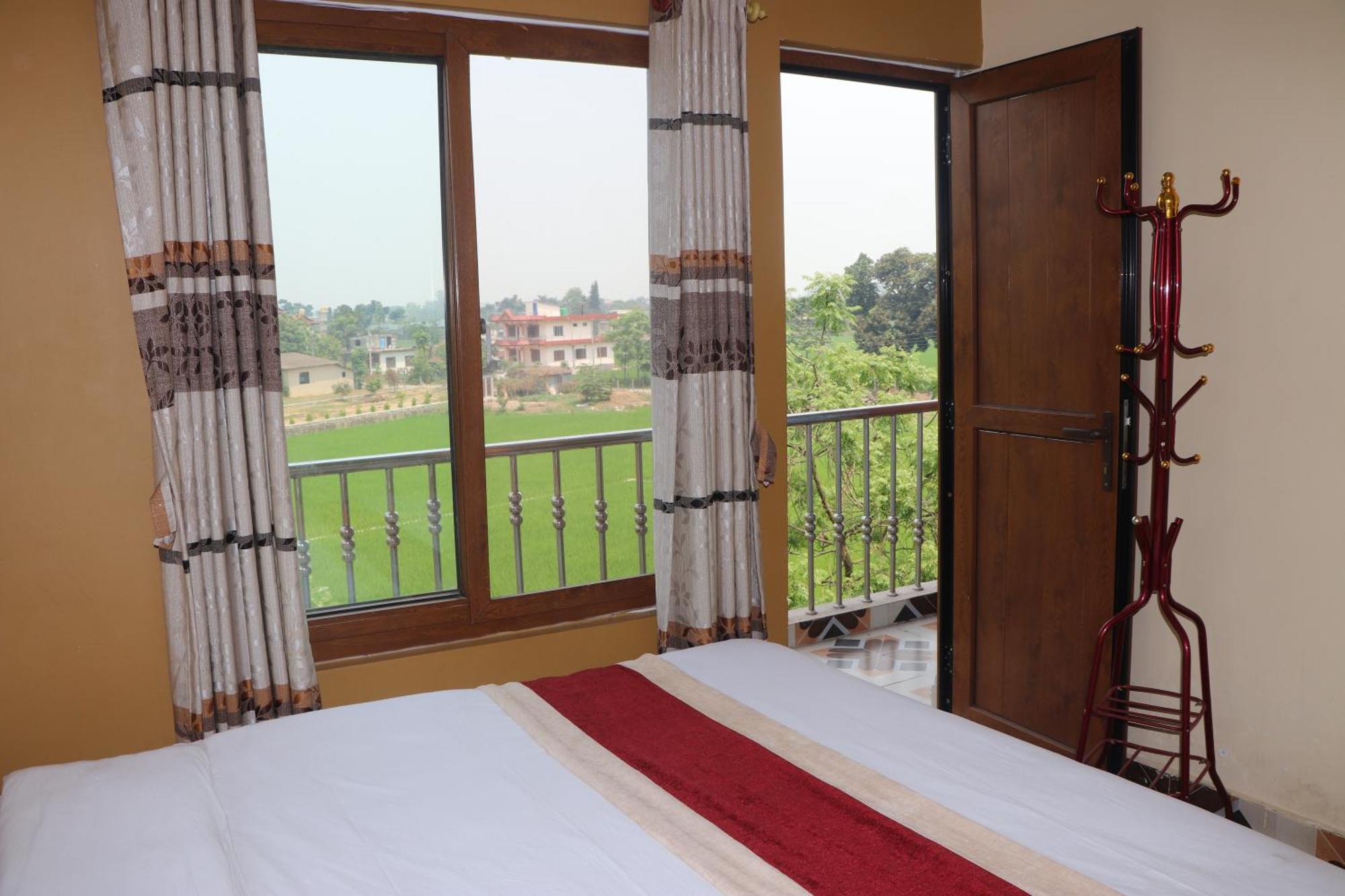 Hotel Flycatcher Chitwan- A Jungle Safari Home Sauraha Zewnętrze zdjęcie