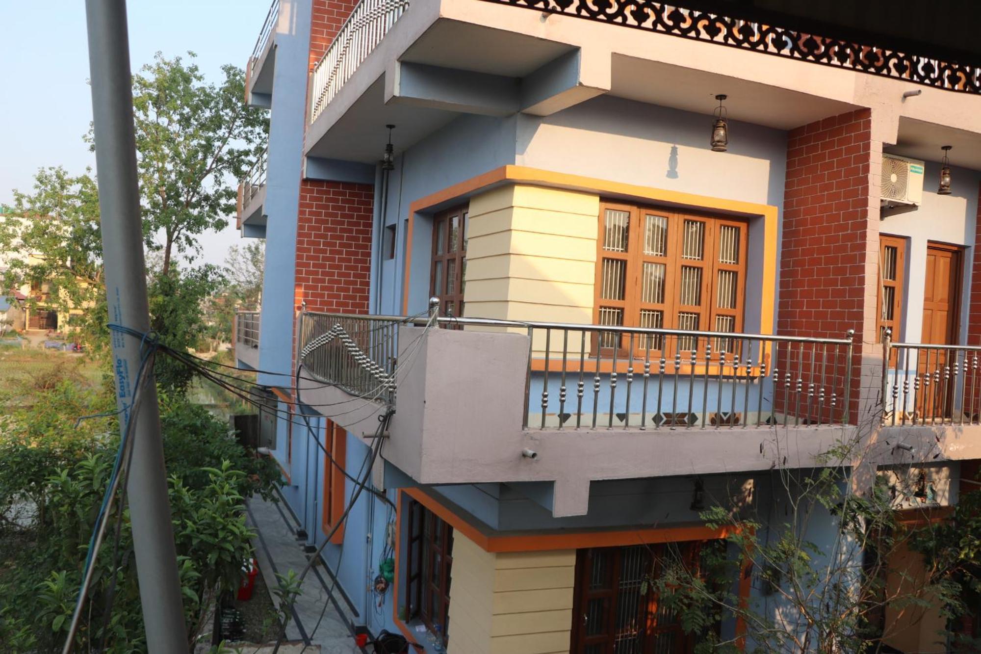 Hotel Flycatcher Chitwan- A Jungle Safari Home Sauraha Zewnętrze zdjęcie