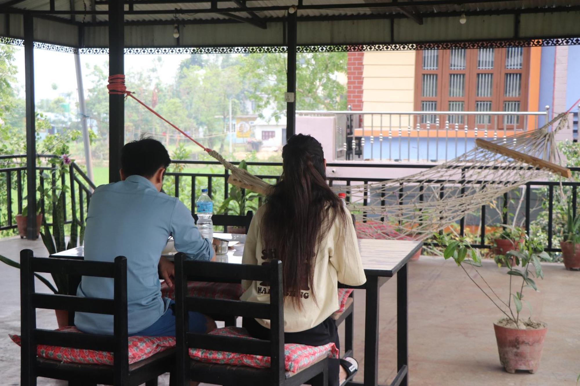 Hotel Flycatcher Chitwan- A Jungle Safari Home Sauraha Zewnętrze zdjęcie